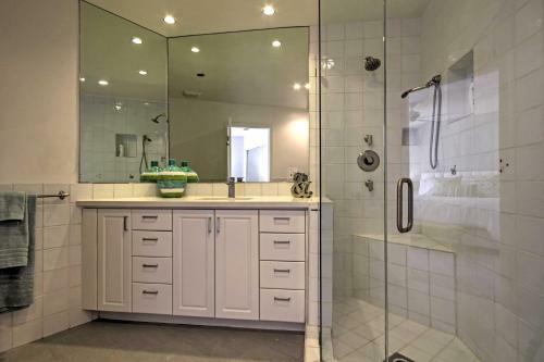 Luxury Retreat With Backyard Oasis, Walk To El Paseo