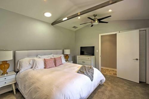 Luxury Retreat With Backyard Oasis, Walk To El Paseo