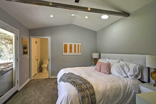 Luxury Retreat With Backyard Oasis, Walk To El Paseo