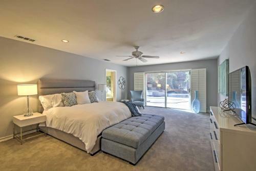 Luxury Retreat With Backyard Oasis, Walk To El Paseo