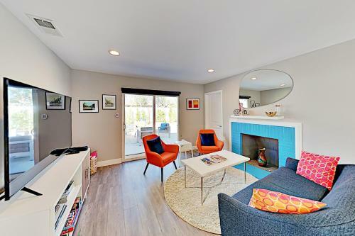 All-new Mountain-view Home - Private Pool & Spa Home