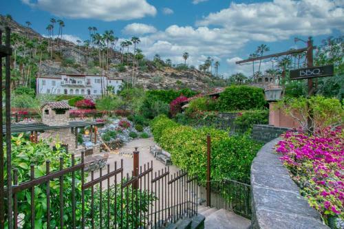 Downtown Tuscan Haven - 2 Br Luxury Condo By Oranj Palm