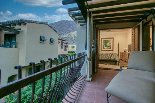 Downtown Tuscan Haven - 2 Br Luxury Condo By Oranj Palm