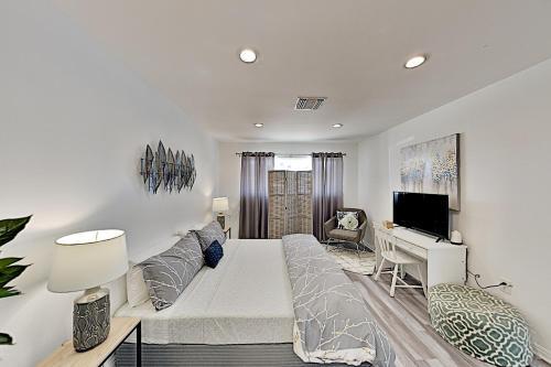 4br 2ba Demuth Park Home - Backyard Paradise With Pool Home