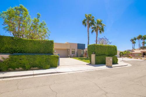 Casa Sonora Grande With Golf Course Views By Oranj Palm