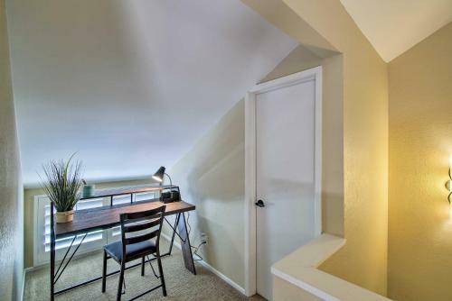 Luxe Resort Getaway - 8 Miles To Shops On El Paseo