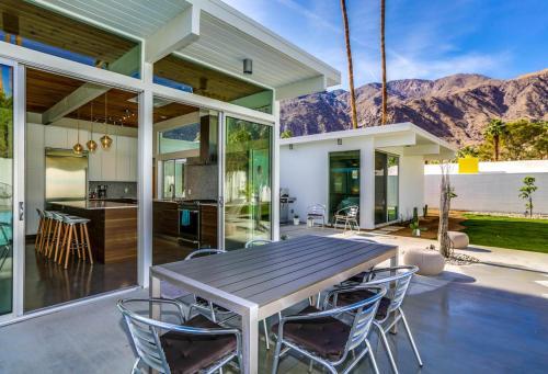 Palm Springs Regal Contemporary
