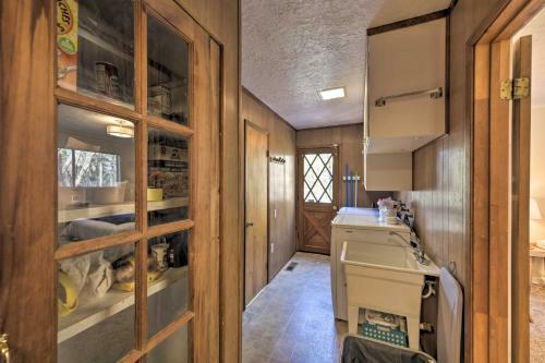 Pioneer Cabin Getaway - Ski, Golf And Hike!