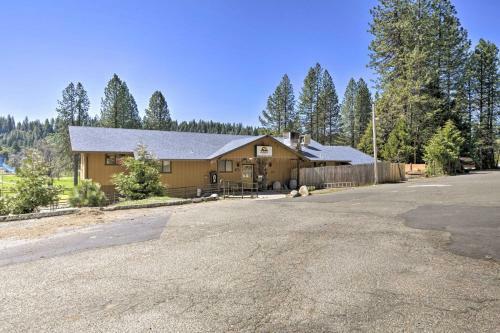 Pioneer Cabin Getaway - Ski, Golf And Hike!