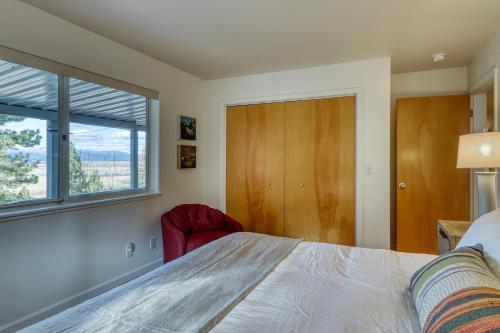 Sleek Hill Haven With Martis Valley Views