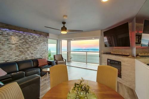 2 Floors Of Ocean Front, 2 Exclusive Patios, AC