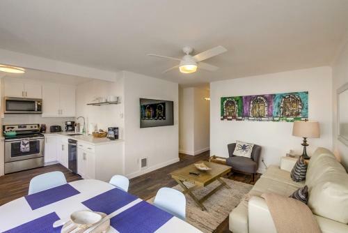 2 Ocean View Patios, Dogs Ok, 1 Home To Beach