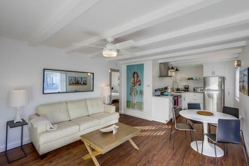 2 Ocean View Patios, Dogs Ok, 1 Home To Beach