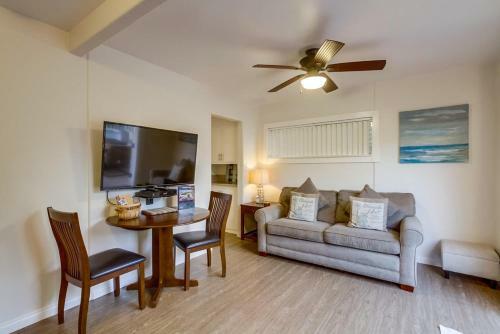Villa 3 Outdoor Patios, Ocean Views, Ac, 3 Parking