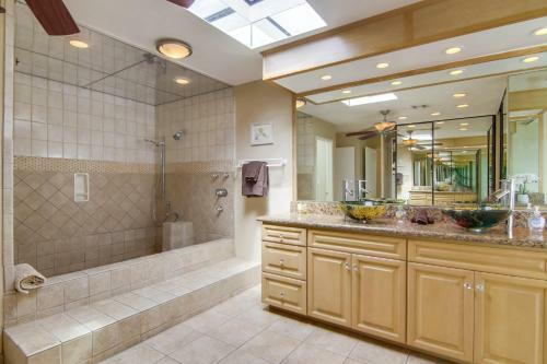 Waterfront Corner Townhome, Full Floor Windows, Balcony