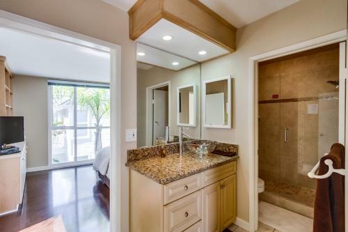 2 Sidexside Townhomes, 4 Patios, Ac, Multi Level