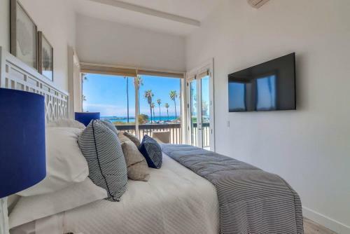 Ocean Front, 2 Levels, 2 Water View Patios, AC