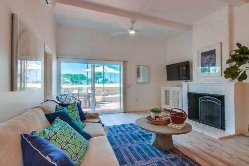 Ocean Front, 2 Levels, 2 Water View Patios, AC
