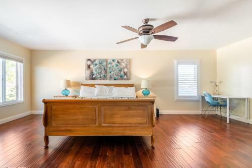 Luxurious Home Only 1 Mile From Del Mar Beach Home
