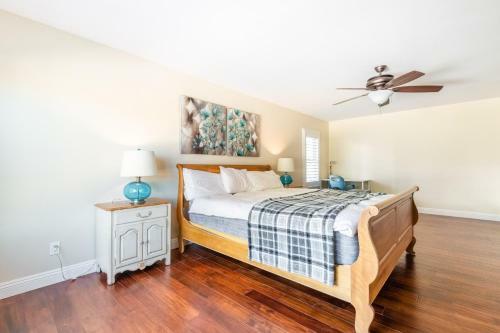 Luxurious Home Only 1 Mile From Del Mar Beach Home