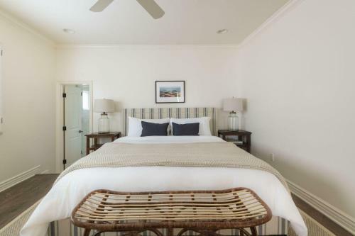 Shoreline - Spectacular Beachfront Abode W Fire Pit, Spa & Pool Table