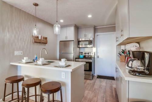 Wow, 3 Levels Of Ocean Front, 3 Units, 3 Patios