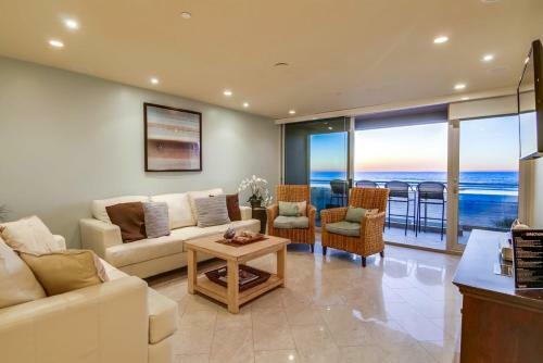 Ocean Front, 2 Private View Decks In Heart Of Mb