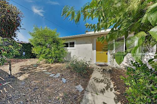 Contemporary Bungalow With Game Room & Fruit Trees Home