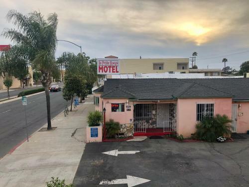 Hotel La Petite Rouge Motel