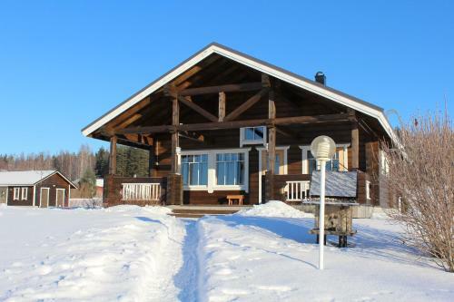 Lodge Marjakartano Hussola