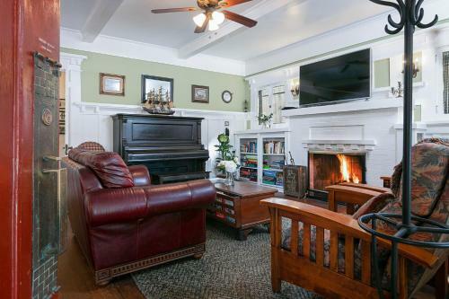 Corona Del Mar Home Home