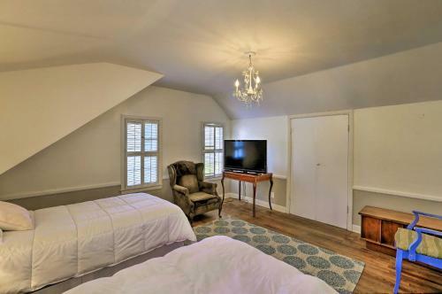 Central San Luis Obispo Home With Garden And Yard!
