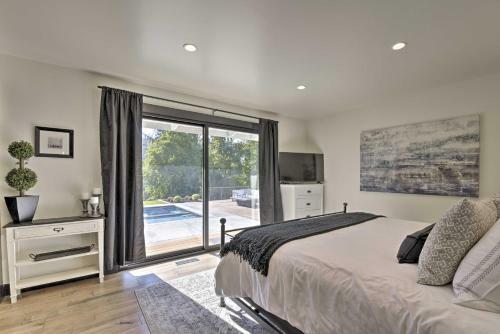 Sonoma Area Oasis Spacious Pool Deck With Grill