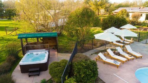 Mockingjay - Peaceful Ranch Home W Sauna, Spa & Pool