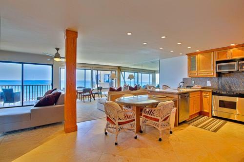 #747 - Del Mar Beach Club Retreat