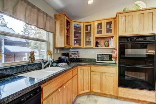 1144gb The Golden Bear Retreat Home