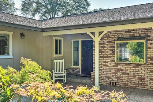 Bright Gold Country Home Pool, Deck And Hot Tub!