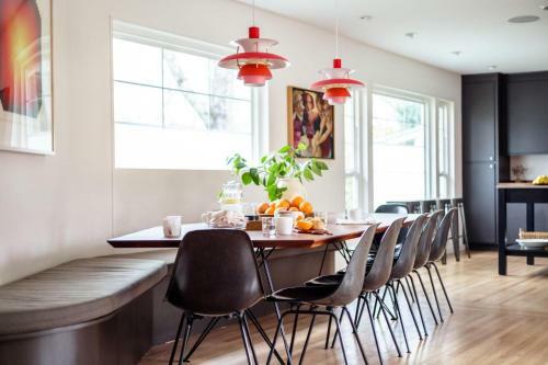 Marquee - Modern Stylish Estate W Pool & Entertainers Courtyard