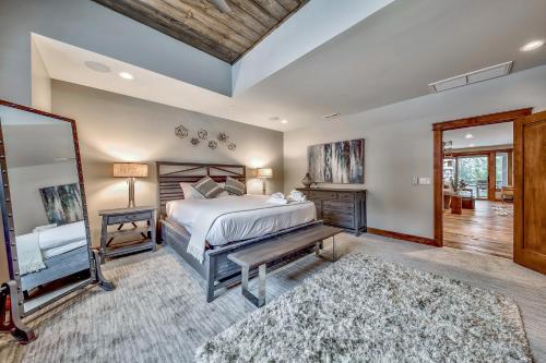 6 Bedroom Luxury Home With Great Location Townhouse