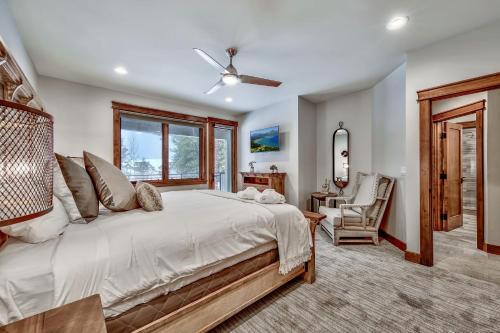 6 Bedroom Luxury Home With Great Location Townhouse
