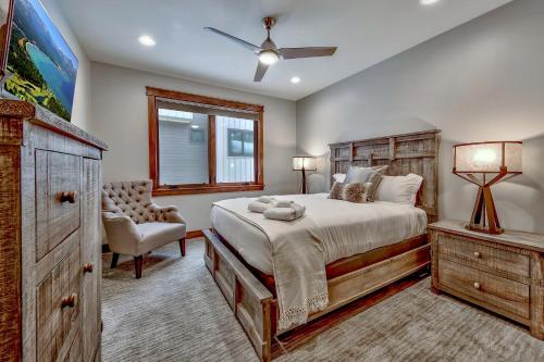 6 Bedroom Luxury Home With Great Location Townhouse