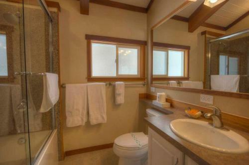 Glenwood Getaway By Lake Tahoe Accommodations