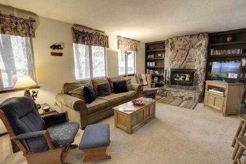 Tahoe Island Hideaway By Lake Tahoe Accommodations