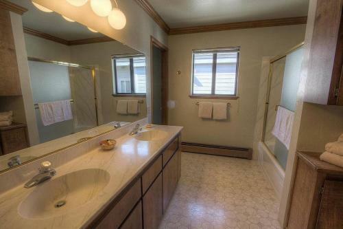 Emerald Lodge By Lake Tahoe Accommodations