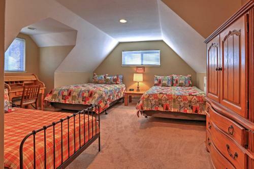 South Lake Tahoe Home With Spacious Backyard!