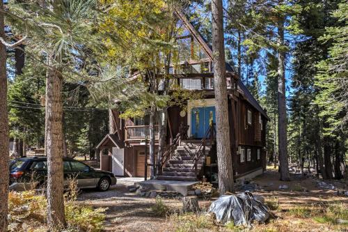 Gorgeous A-frame Cabin With Deck - 1 Mi To Lake Tahoe