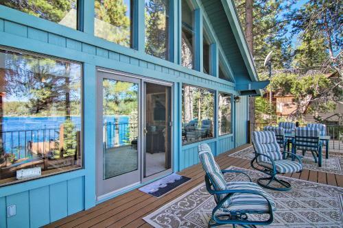 Waterfront Meek Bay Escape Hot Tub, Walk To Trail