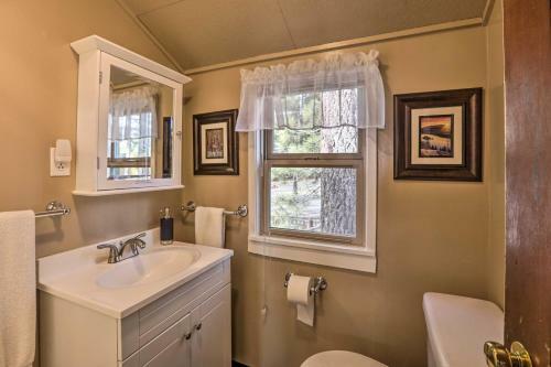 Lakefront Living With On-site Beach 8 Mi To Ski