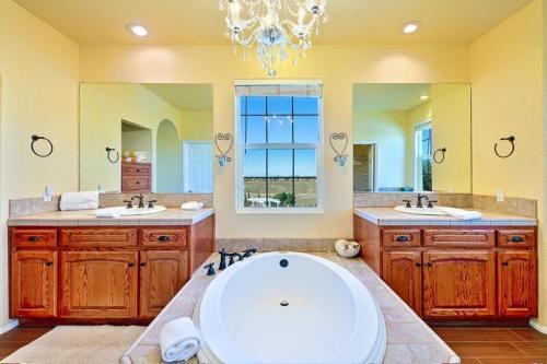 Tv-404 Endless Vineyard Views