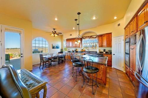 Tv-404 Endless Vineyard Views